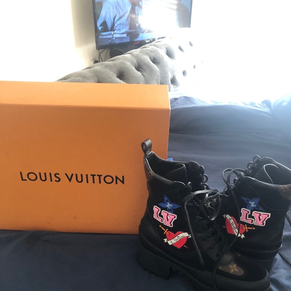 COPY - LV combat boots